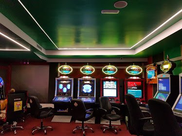 Salon De Juegos Royal Crown