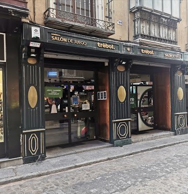 "Salón de Juegos "" trébol """